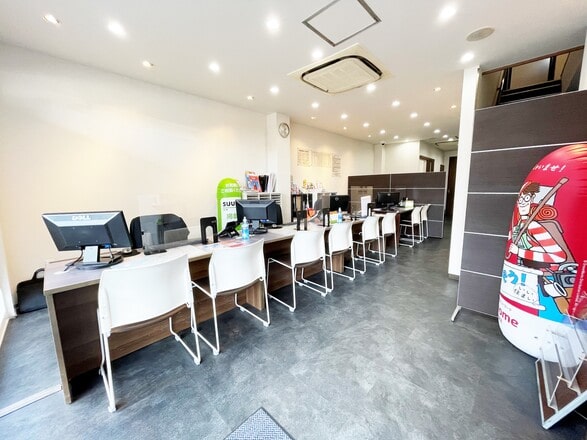 レイワ不動産今里店の内観